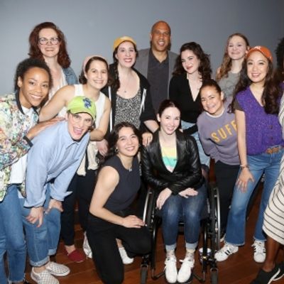 Photos: Senator Cory Booker, Bonnie Milligan, Euan Morton &amp; Iain Armitage Visit SUFFS