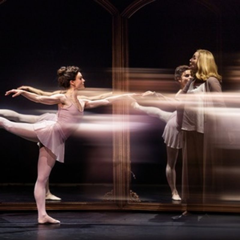 Wake Up With BroadwayWorld May 29, 2026- & JULIET To Welcome Chrissy Metz and More Image