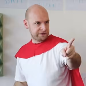 Video: Behind the Scenes of Alistair Mcdowall's CAPTAIN AMAZING At Southwark…