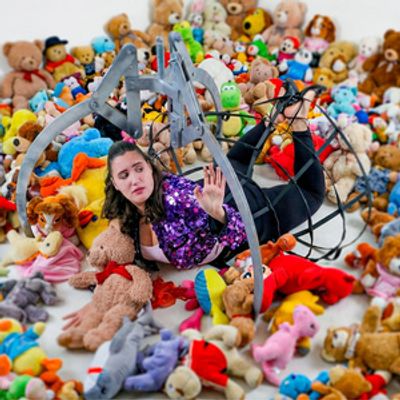 3.2.1 HOLD ME ON STAGE to Make Edinburgh Fringe Premiere