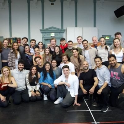 Photos: Shah Rukh Khan Visits COME FALL IN LOVE - The DDLJ Musical Rehearsals