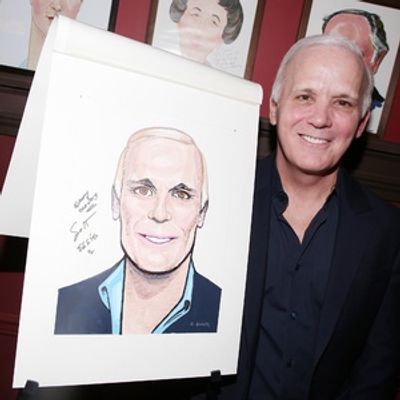 Photos: Scott Elllis Receives Portrait at Sardi&#039;s