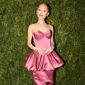 Ariana Grande Sets 'eternal sunshine' Deluxe Featuring Six New Tracks