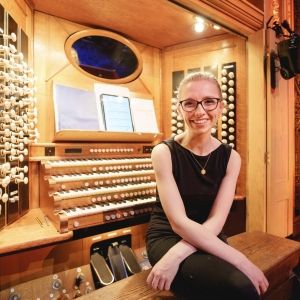 Anna Lapwood Will Premiere Max Richter Organ Commission At Royal Albert Hall…