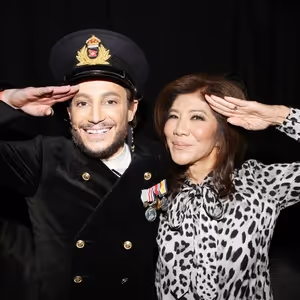Photos: Julie Chen, Marissa Jaret Winokur & Iain Armitage Visit TITANIQUE
