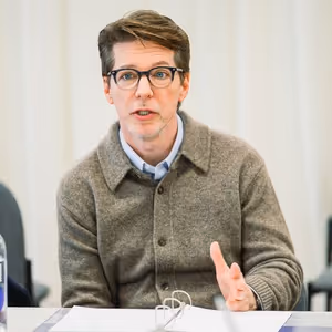 Photos: Sean Hayes in Rehearsal for THE UNKNOWN at Studio Seaview