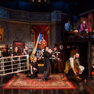 THE PLAY THAT GOES WRONG Will Hold First ASL Interpreted Performance