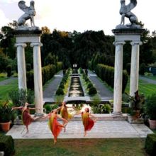 Lori Belilove's Isadora Duncan Dance Company Returns to Untermyer Gardens