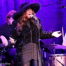 Photos: Vocalist Wendy Moten Returns To Birdland For Her Annual Concert