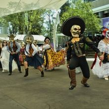 Photos: La Escuela Nacional De Danza Folklórica Celebró El Día De La Danza Tradici
