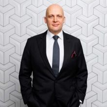 City Opera Appoints Conductor Gordon Gerrard As New Artistic Director