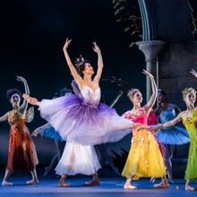 CINDERELLA Runs at the Royal Ballet This Holiday Season
