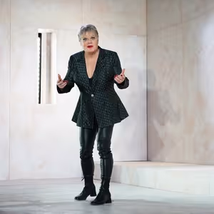 Eddie Izzard Brings HAMLET To Los Angeles This January