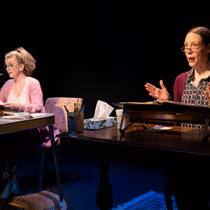 Photos: Melissa Gilbert and Veanne Cox in PEN PALS Off-Broadway