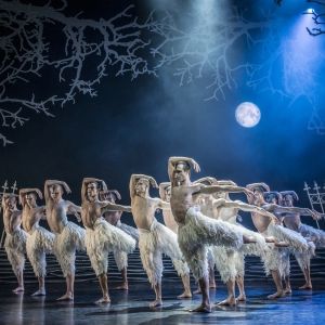Matthew Bourne's SWAN LAKE Celebrates 30th Anniversary With a 2024-25 UK Tour Interview