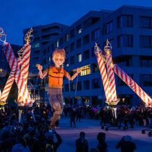 MO & THE RED RIBBON Comes to Newbury This Month