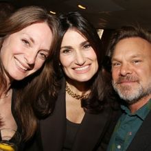 Photos: Idina Menzel Receives Portrait at Sardi's