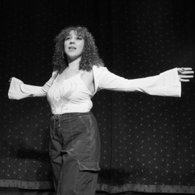 Photos: Gianna Milici’s Solo Musical PRETTY DELUSIONAL Returns to NYC