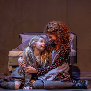Photos: First Look at Music Theater Works’ ANNIE