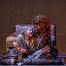 Photos: First Look at Music Theater Works’ ANNIE