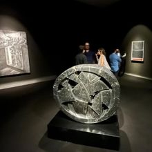 Obras Que Exploran Lo Arcaico, Cósmico Y Mitológico Dialogan En La Exposición Futu