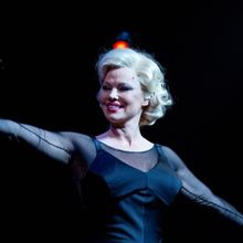 Pamela Anderson Joins Liam Neeson in THE NAKED GUN Reboot