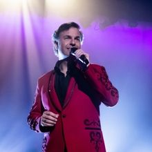 Tribute to Barry Manilow Comes to the Raue Center For The Arts in February