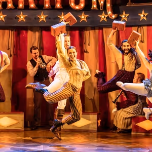 Photos: BARNUM Hits the Road on UK and Ireland Tour