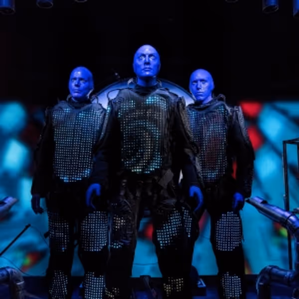 BLUE MAN GROUP Celebrates Milestone Anniversaries In Boston And Las Vegas Photo