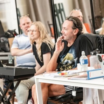 Photos: NOW THAT&#039;S WHAT I CALL A MUSICAL Begins Rehearsals For UK &amp; Ireland Tour
