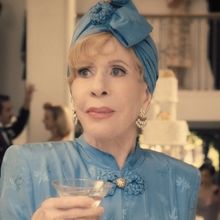 Photos: First Look at Carol Burnett, Ricky Martin & More in Apple's PALM ROYALE Serie