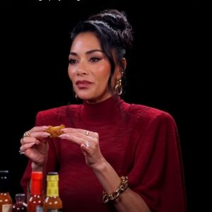 Video: Tony-Winner Nicole Scherzinger Talks SUNSET BLVD. and Spicy Wings on HOT ONES