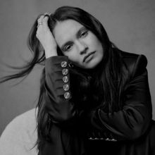 Kristin Scott Thomas and Lily James Will Lead World Premiere of LYONESSE at the Harol