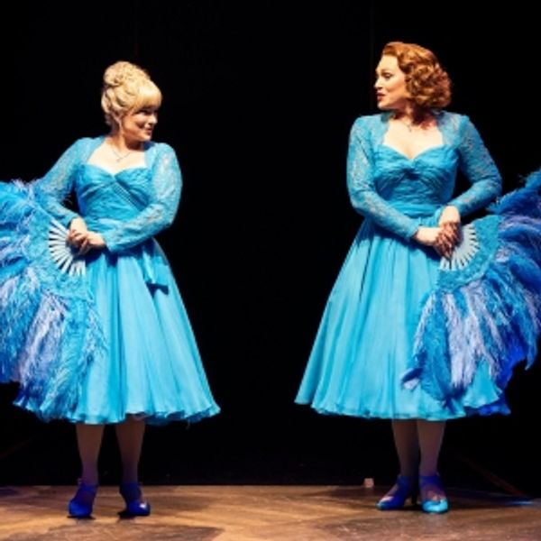 Video/Photos: Irving Berlin's WHITE CHRISTMAS At Marriott Theatre - Chicago Theater Video