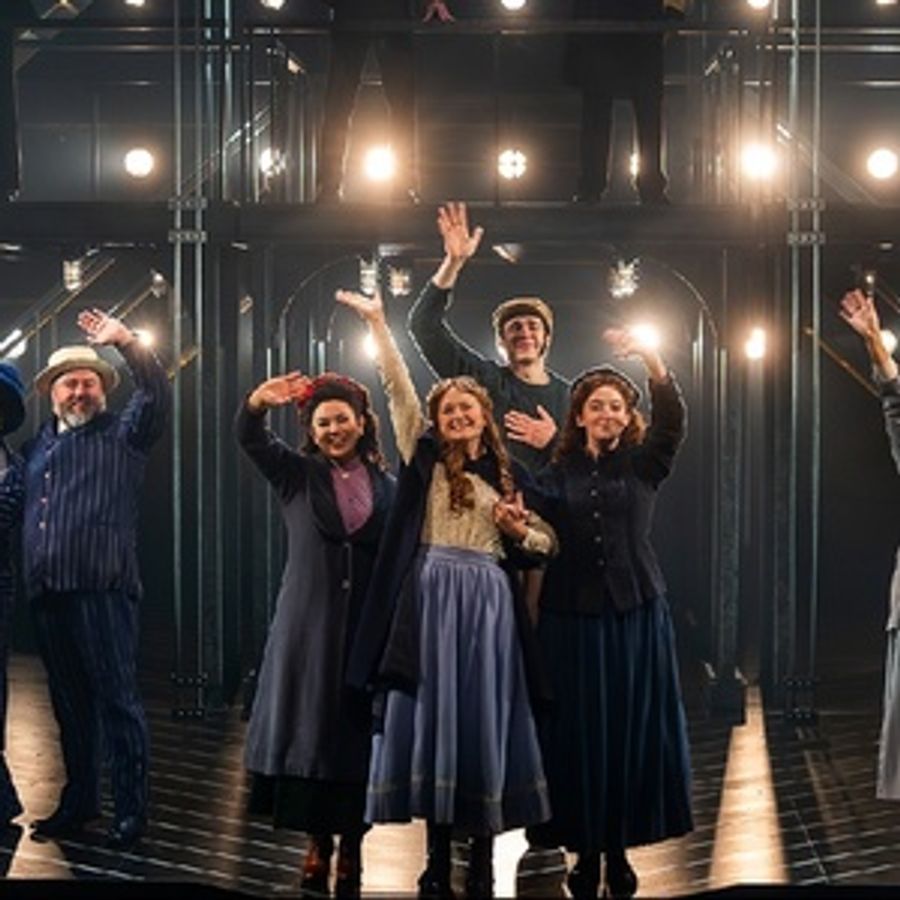 Wake Up With BroadwayWorld October 9, 2025- JUST IN TIME Welcomes New Stars and More Image
