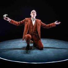Photos: First Look at Alastair Whatley in THE IMPORTANCE OF BEING OSCAR at Reading Re