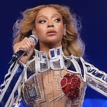 Photos: See Beyonc&eacute; Wearing Ukrainian Designer FROLOV During Her Las Vegas Renaissance World Tour Performance