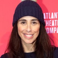 Sarah Silverman Guest Hosts Comedy Central's THE DAILY SHOW