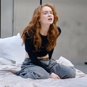 Photos: Sadie Sink, Noah Jupe, and More in Rehearsal For ROMEO & JULIET at the…