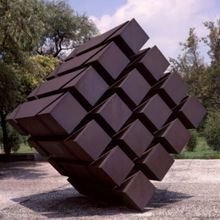 Dialogarán Sobre La Escultura Cubo De Herrumbre, De Fernando González Gortázar, En