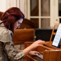 Patricia García Gil Named 2025-26 Early Music Seattle Emerging Artist