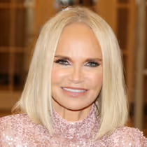 Kristin Chenoweth to Compete on New THE TRAITORS Season Hosted By Alan Cumming