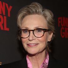 Jane Lynch Will Host Glee Cast on CELEBRITY WEAKEST LINK