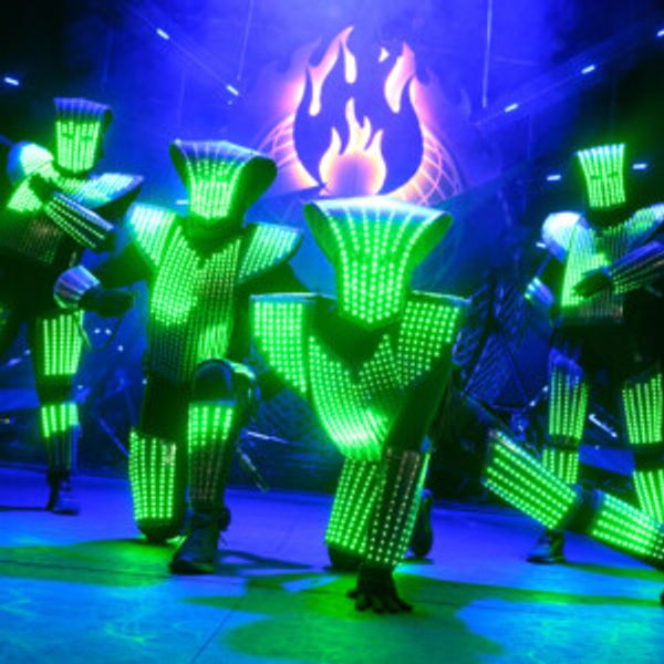 Photos: CIRQUE BERSERK! Returns to the Garrick Theatre Photo