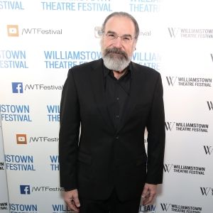 Mandy Patinkin to Executive Produce New Documentary THE EVER CURIOUS MAN