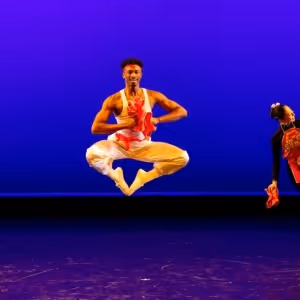 Nai-Ni Chen Dance Company Performs at Midwest Arts XPO