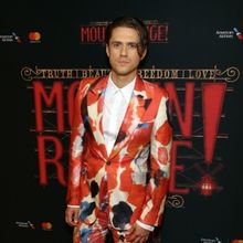 Aaron Tveit, Elena Shaddow and More to Join Bryan Perri for FEW WORDS at Carnegie Hal