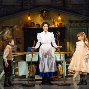 Photos: MARY POPPINS UK And Ireland Tour Starring Stefanie Jones, Jack Chambers, and…