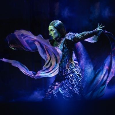 Photos: Emma Kingston, Zizi Strallen, and the New London Cast of WICKED