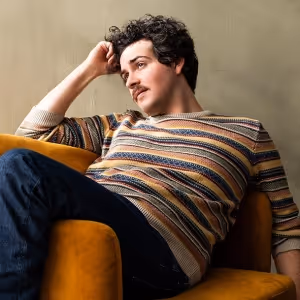 Asher Muldoon To Star In OVERCOMMITTED At 54 Below
